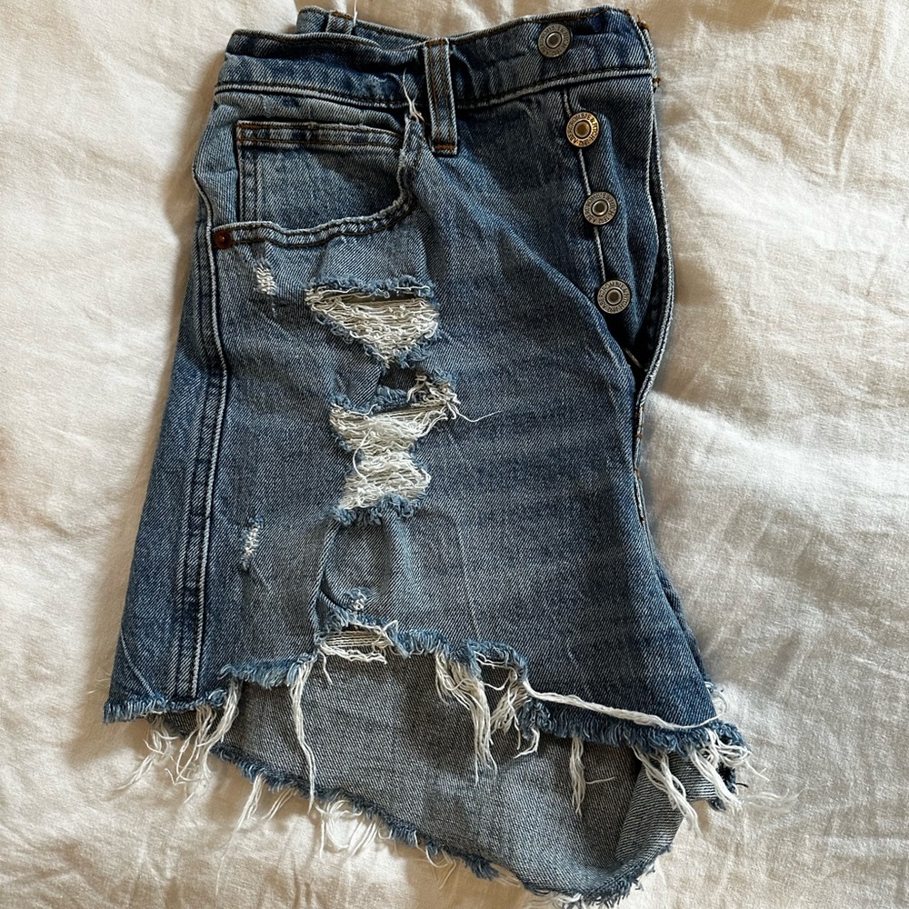 Abercrombie & Fitch Ultra High Rise Mom Short
